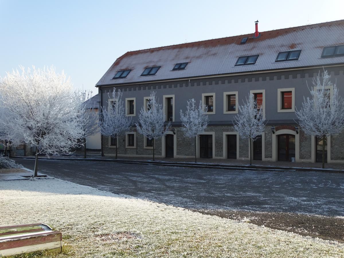 Chateau Nightingales Hostoun Екстер'єр фото